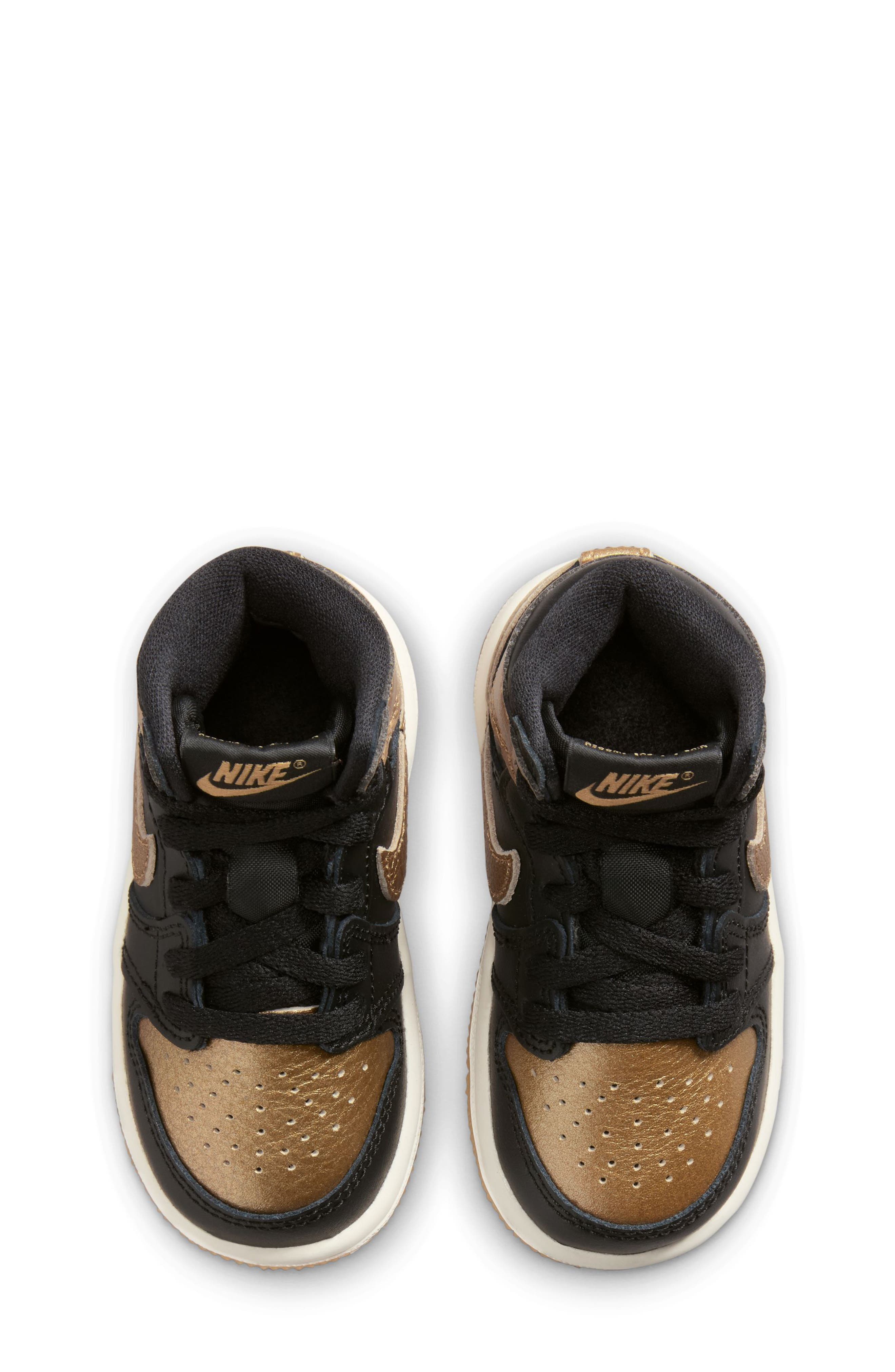 Jordan Kids' Air Jordan 1 Retro High OG Basketball Sneaker, Alternate, color, Black/ Metallic Gold/ Sail