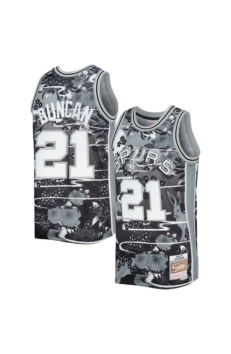 Mitchell & Ness Men's Mitchell & Ness Tim Duncan Silver San Antonio Spurs 1998/99 Hardwood Classics Lunar New Year Swingman Jersey, Main, color, 