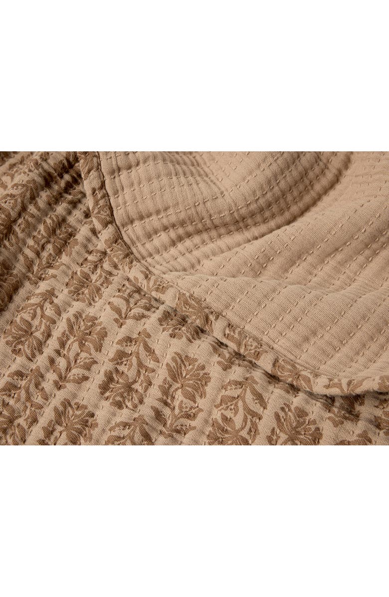 Coyuchi Mirada Organic Cotton Matelassé Throw Blanket, Alternate, color, Fawn Chrysanthemum