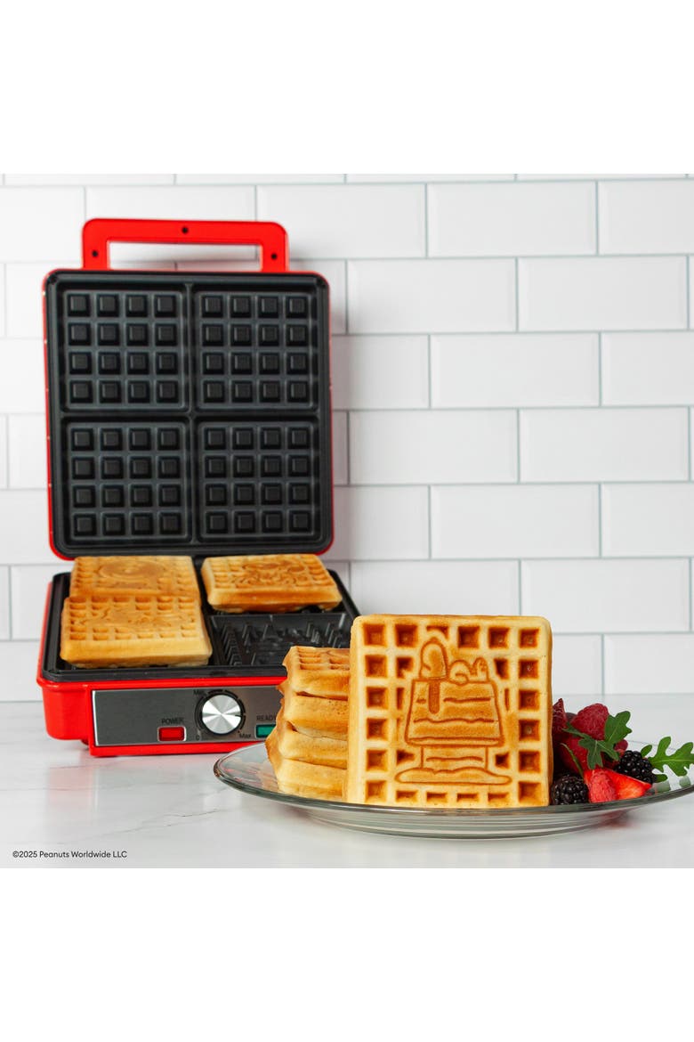 Peanuts Deluxe Waffler, Alternate, color, None