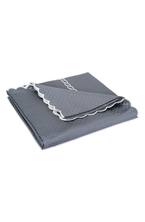 Classic Chain Scallop Matelassé Coverlet
