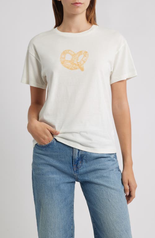 Vinyl Icons Pretzel Graphic T-shirt In White
