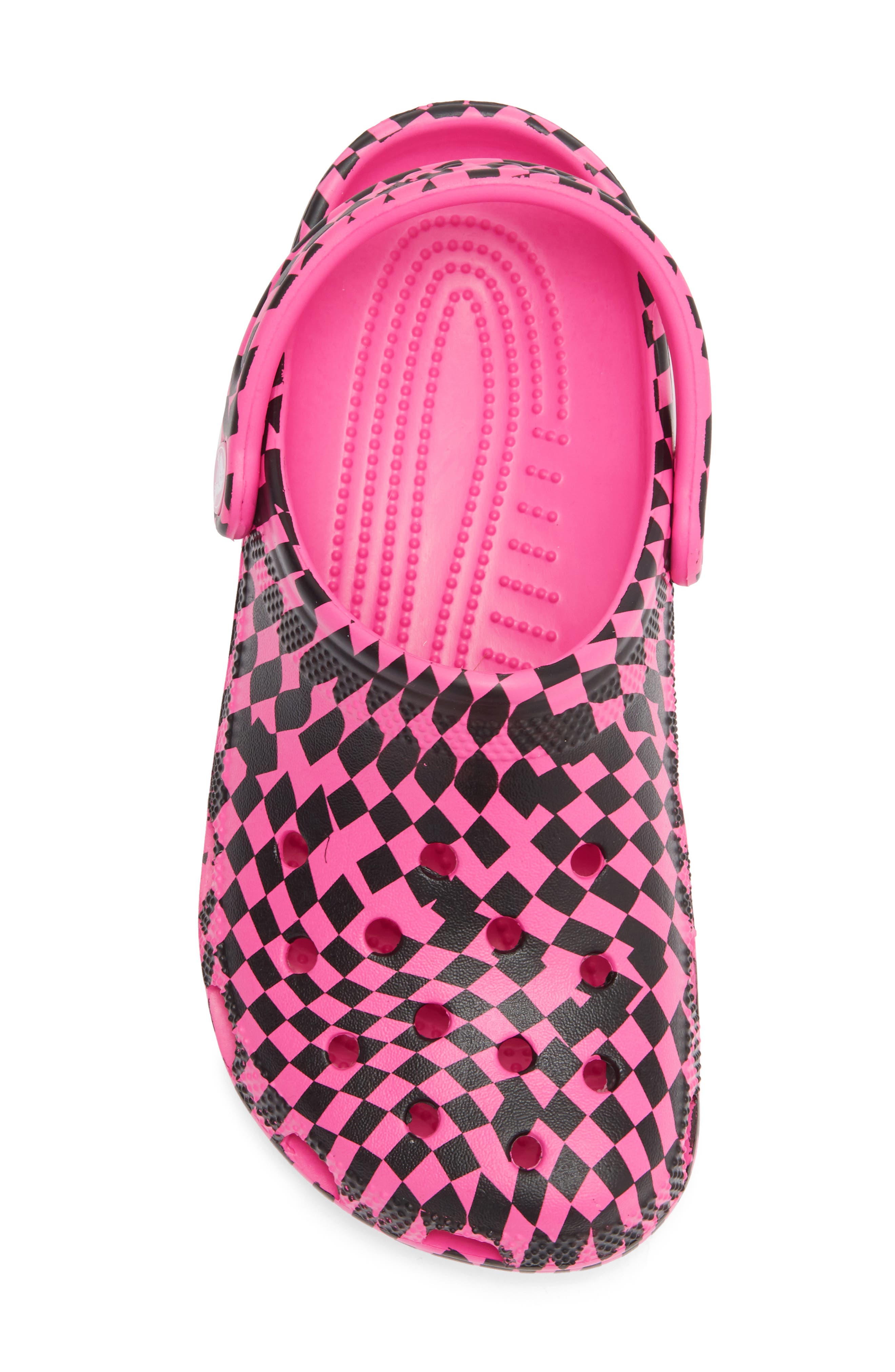 CROCS Classic Warped Checker Clog, Alternate, color, Pink Crush/ Black