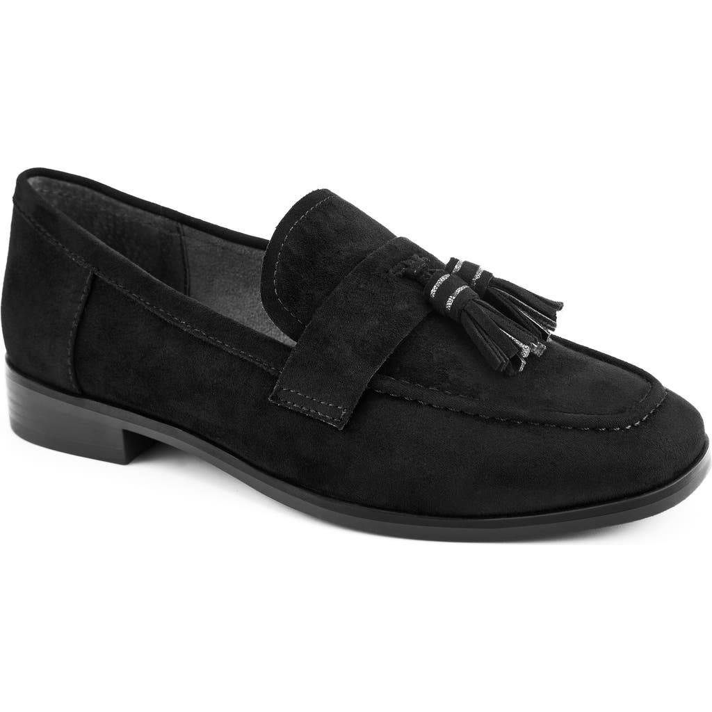 Me Too Blane Tassel Loafer in Black