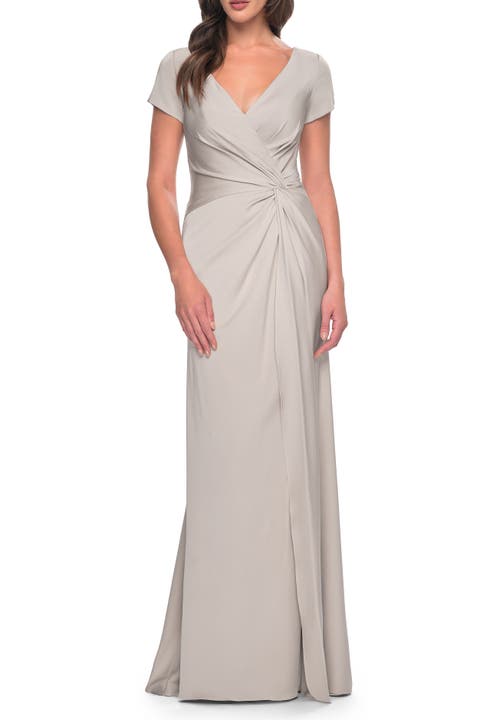 Elegant Evening Gown with V Neck and Knot