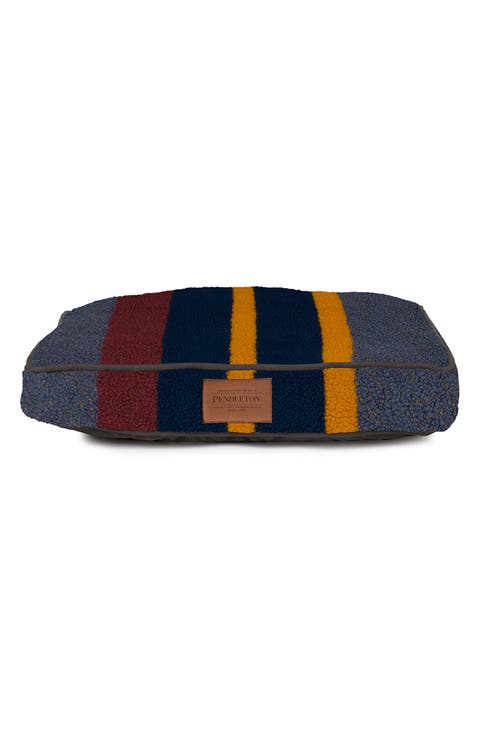 Vintage Camp Napper Pet Bed