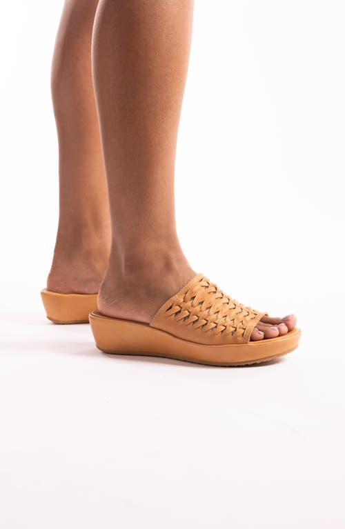 L'amour Des Pieds Cyra Platform Wedge Slide Sandal In Lioness