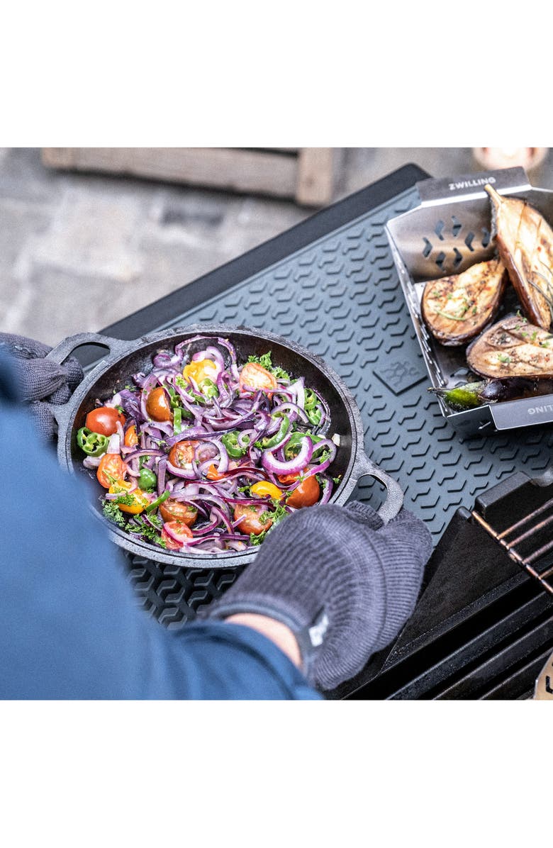 ZWILLING Barbecue 3-Piece Mat & Gloves Set, Alternate, color, Charcoal