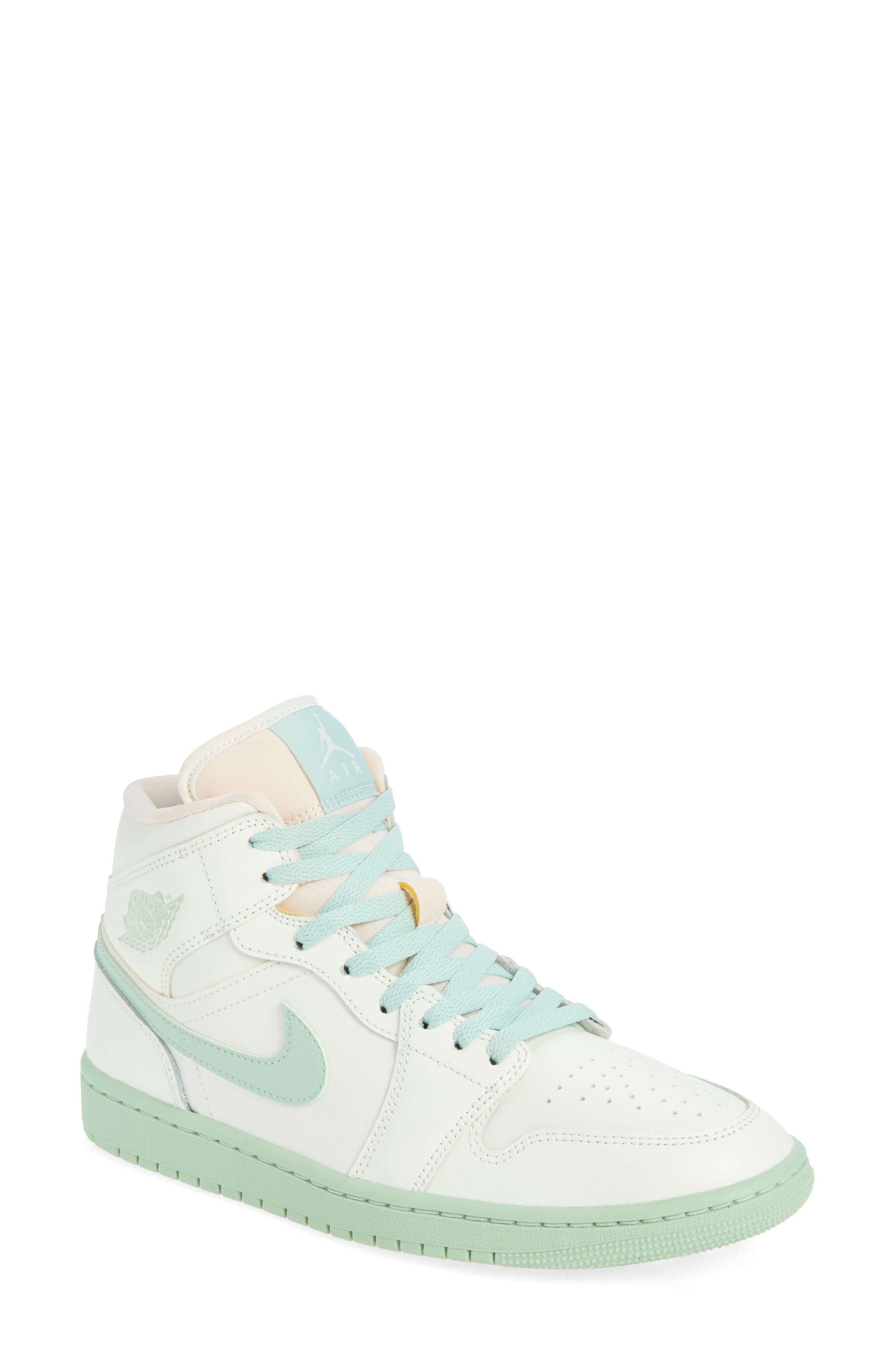SAIL/ PISTACHIO FROST