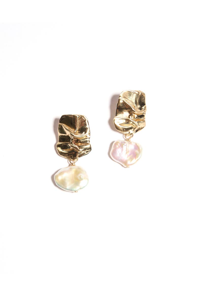 Fender with Pearl Earrings, Alternate, color, Brass