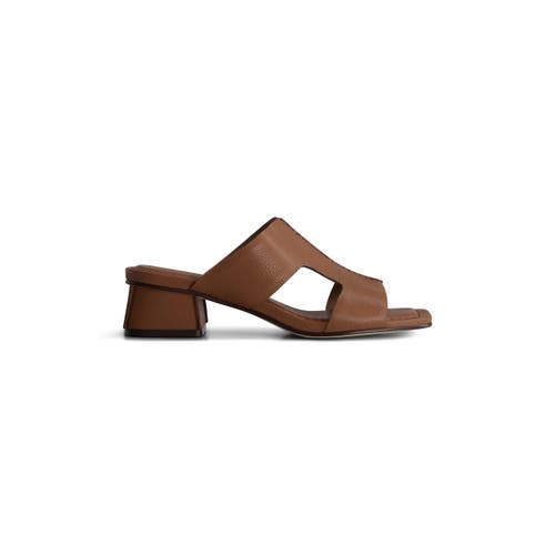 BERNARDO FOOTWEAR BERNARDO FOOTWEAR JEWEL LOW HEEL SANDAL