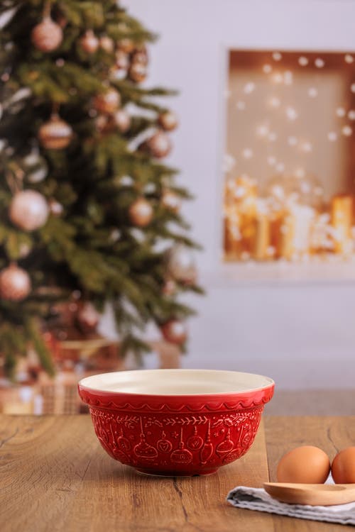 Mason Cash Deck The Halls Size 30 Red Mixing Bowl, 1.15 Quart In Red
