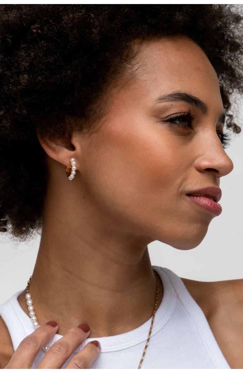 Dower 
Hall Medium Timeless Pearl Huggie Hoops, Alternate, color, Yellow Gold Vermeil