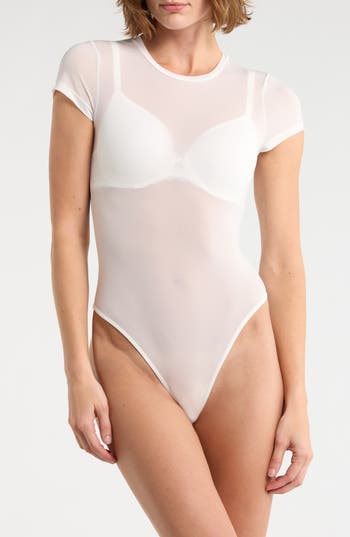 ALICE + OLIVIA Hottie Short Sleeve Bodysuit in Off White at Nordstrom Rack, Size Small