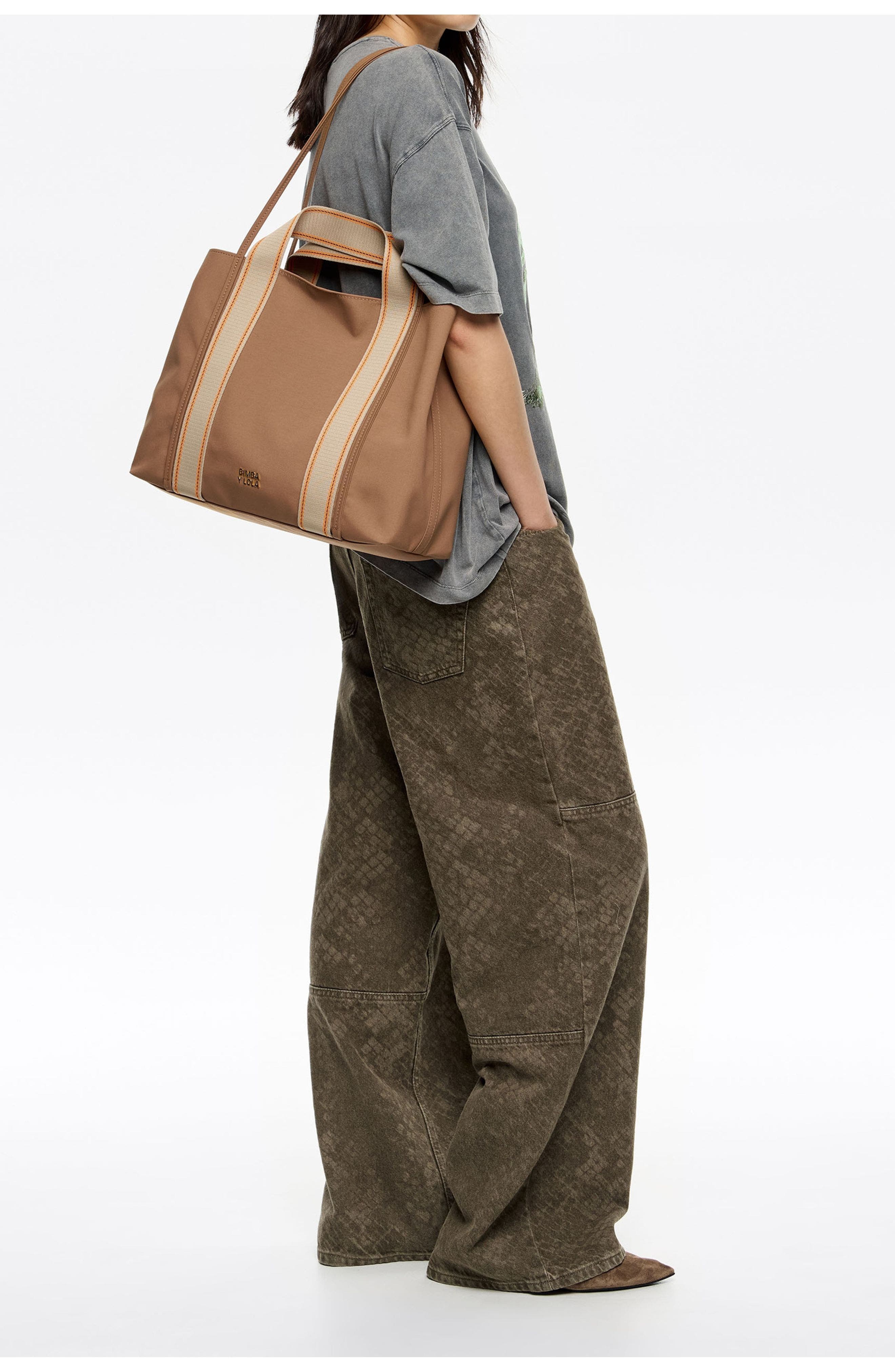 Bimba y Lola Large nylon Chihuahua shopper bag with stripes, Alternate, color, Cinnamon