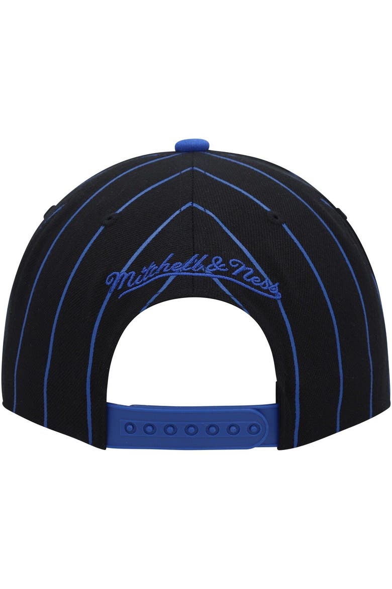 Men's Mitchell & Ness Black San Jose Earthquakes Team Pin Snapback Hat, Alternate, color, Black