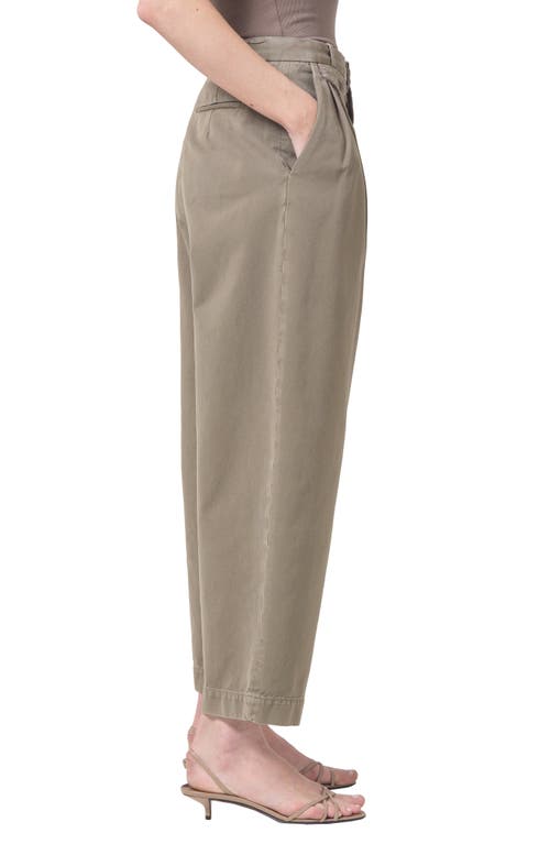 Agolde Becker Pleated Relaxed Fit Twill Chinos In Bark