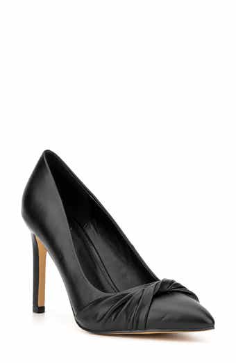 NEW YORK AND COMPANY Monique Twist Pump