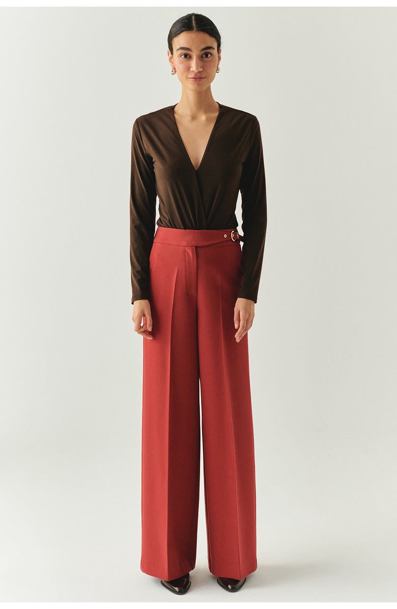 Exquise Meilani  V, Alternate, color, Brown