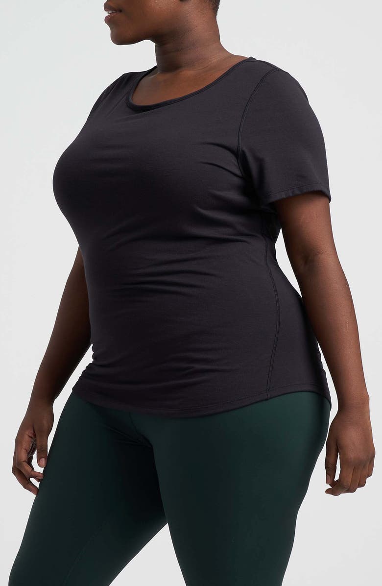 Universal Standard Mia Movement Short Sleeve T-Shirt, Alternate, color, Black