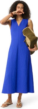 22454328 V-Neck Sleeveless Midi Dress