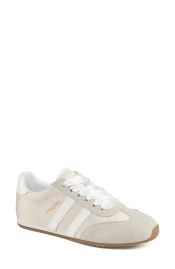 Jslides Low Top Sneaker In White/silver