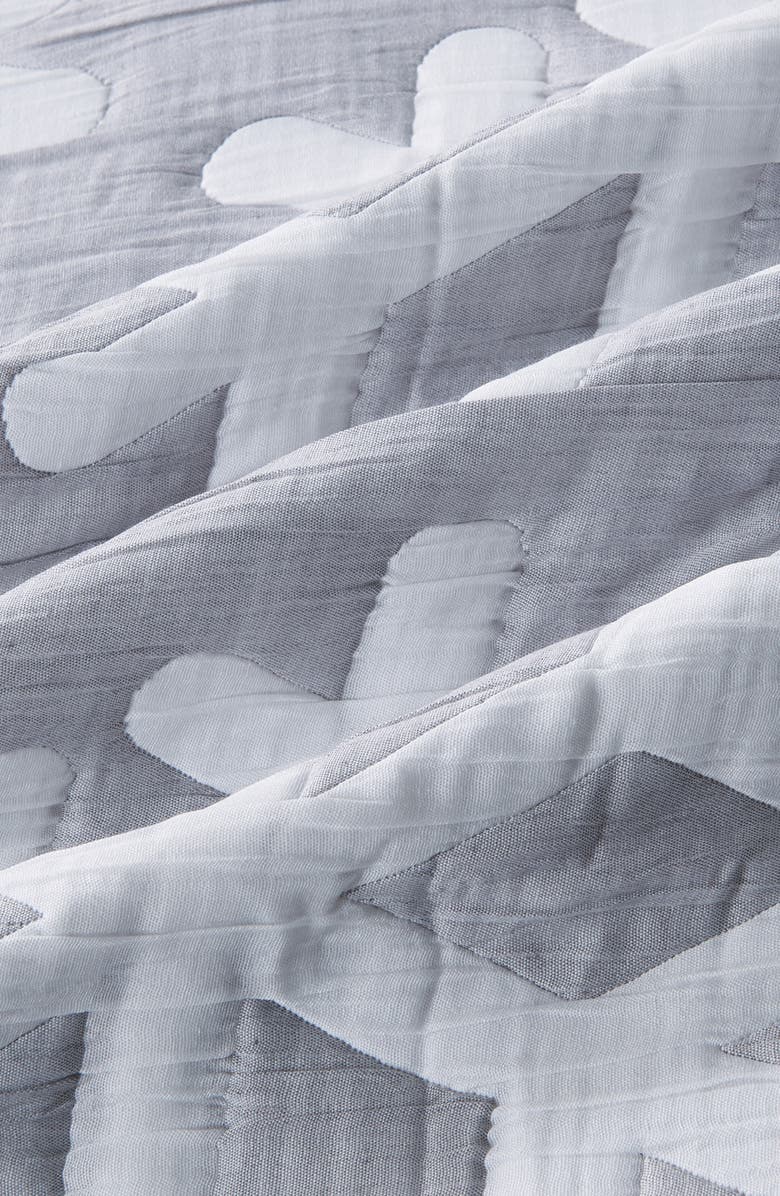 Woven & Weft Matelass Snowflake Quilt Set, Alternate, color, Grey / White