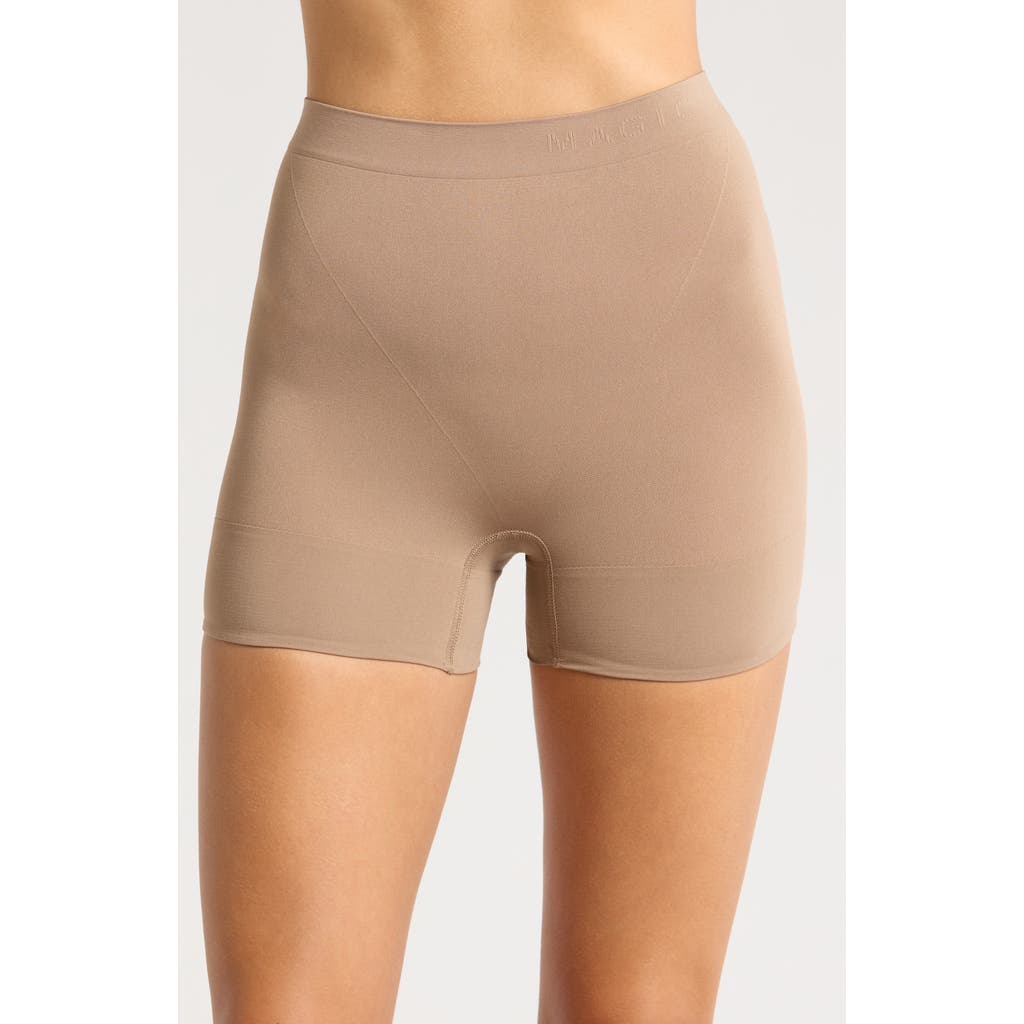 MAGIC Bodyfashion Comfort Short Seamless Shaping Shorts in Macchiato