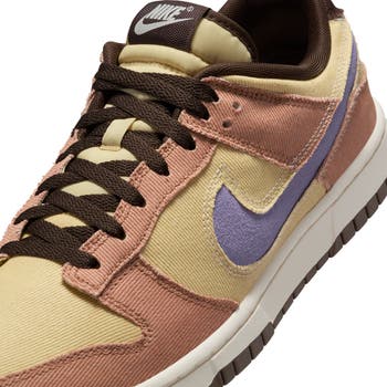 Dunk Low SE Basketball Sneaker