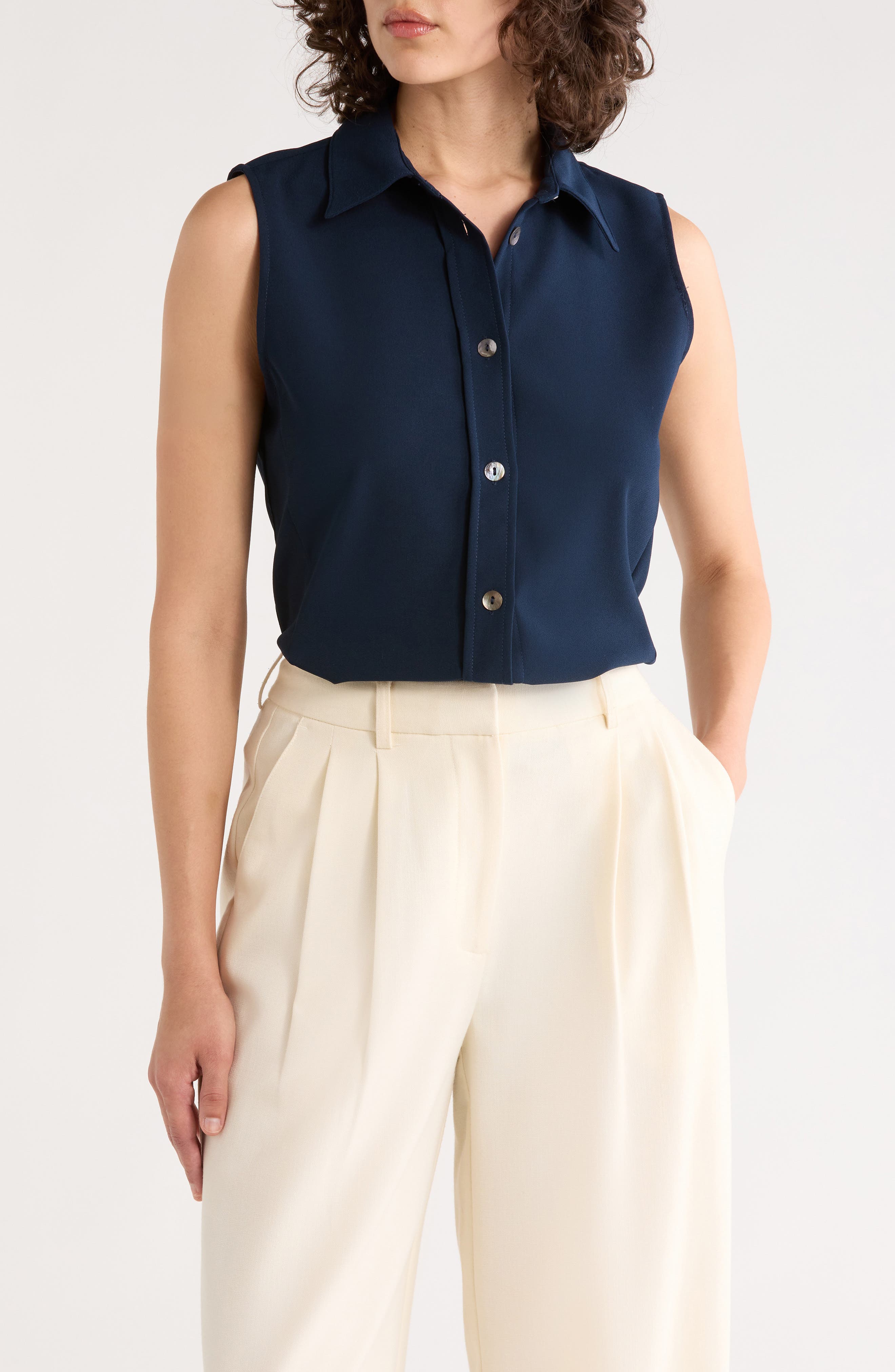 Sleeveless Buttoned Top