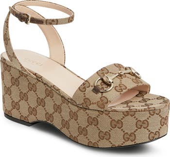 靴 GUCCI Horsebit GG logo sandals Gucci Lady Horsebit GG Logo Canvas Platform Sandal (Women