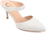 Journee Collection Maevali Pump