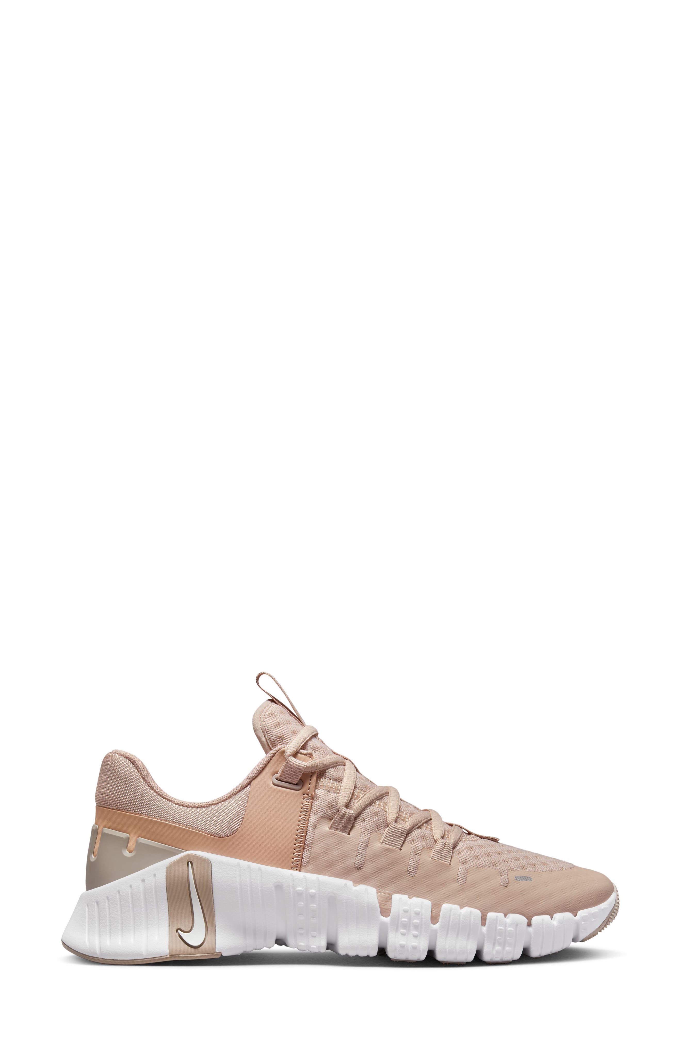 Free Metcon 5 Training Shoe - image 2