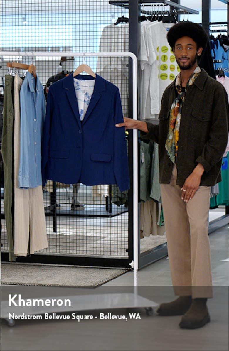 Nova Wave Cotton Stretch Seersucker Blazer, sales video thumbnail