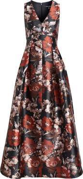 Julia Jordan Floral Sleeveless Gown