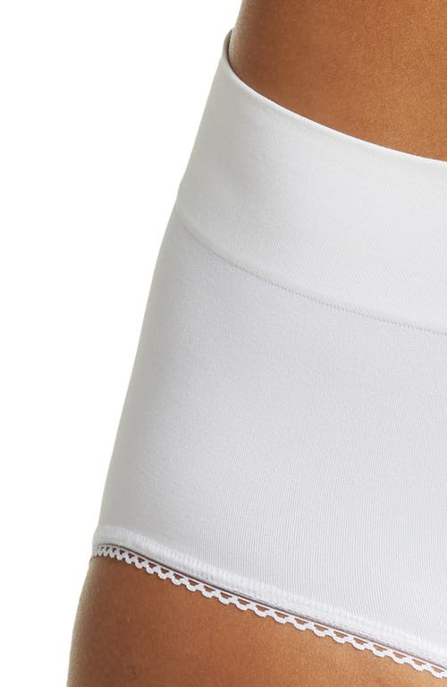 Wacoal Feeling Flexible Briefs In White