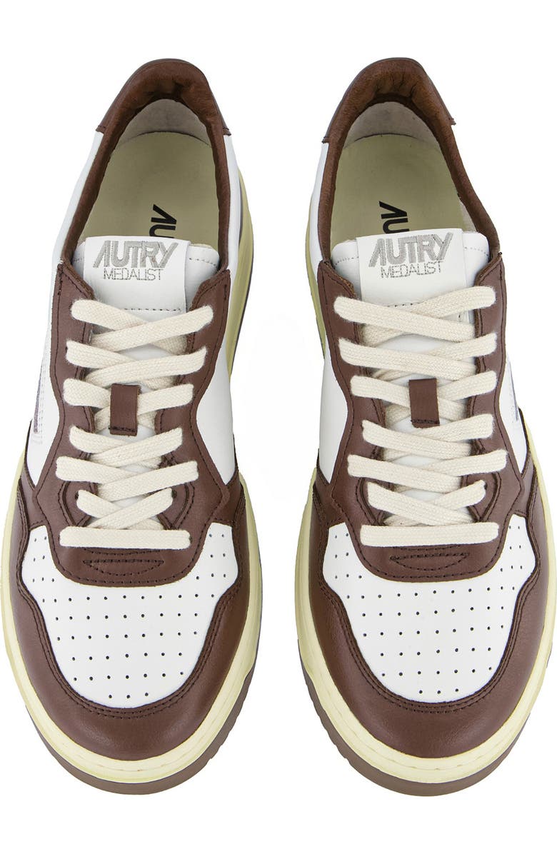 AUTRY Medalist Low Top Sneaker, Alternate, color, Leat/Leat Wht/Chestnut
