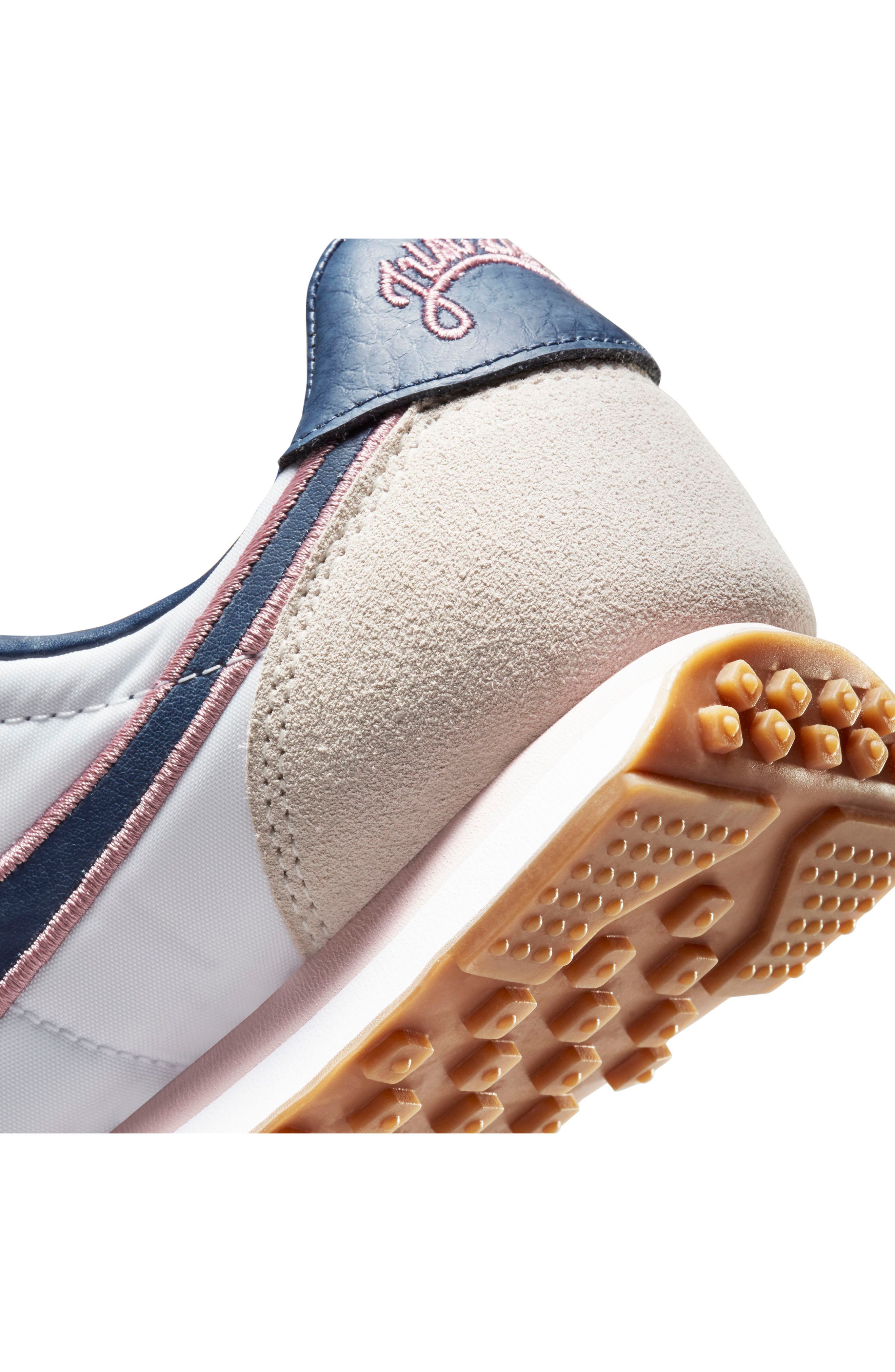 Nike Waffle Trainer 2 SE Sneaker, Alternate, color, 