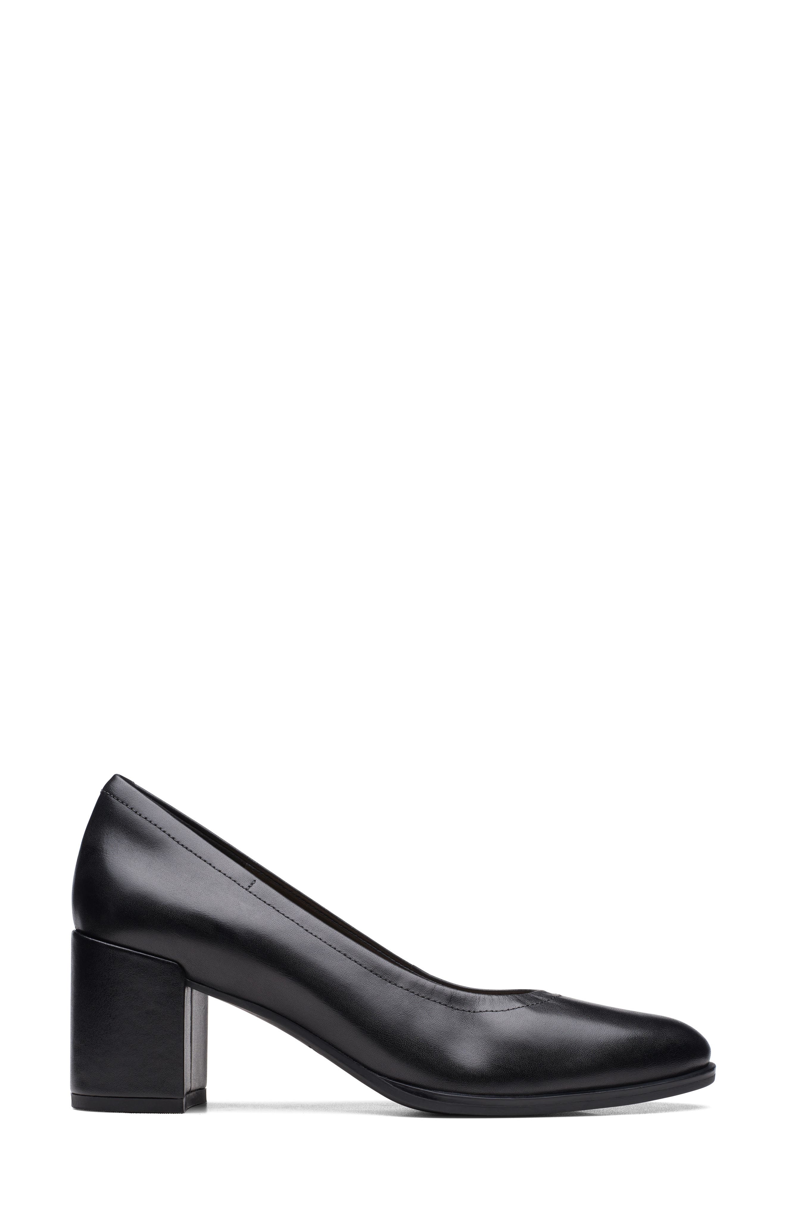 Clarks<sup>®</sup> Freva55 Court Pump, Alternate, color, Black Leat