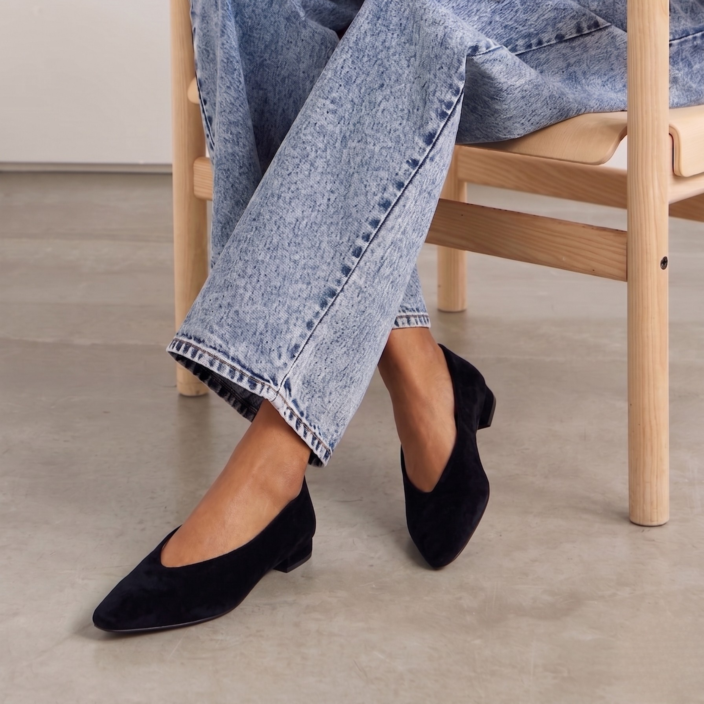 Amie Rafa Riley Suede Ballet Flats, Alternate, color, Black