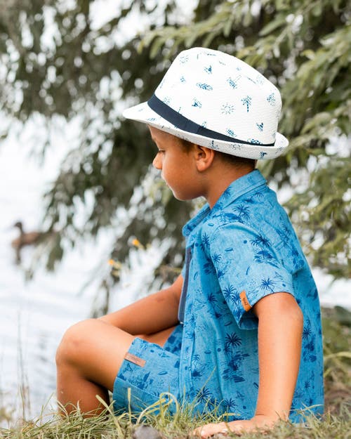 DEUX PAR DEUX DEUX PAR DEUX LITTLE BOY'S PRINTED CHAMBRAY SHORT PALE BLUE AND NAVY
