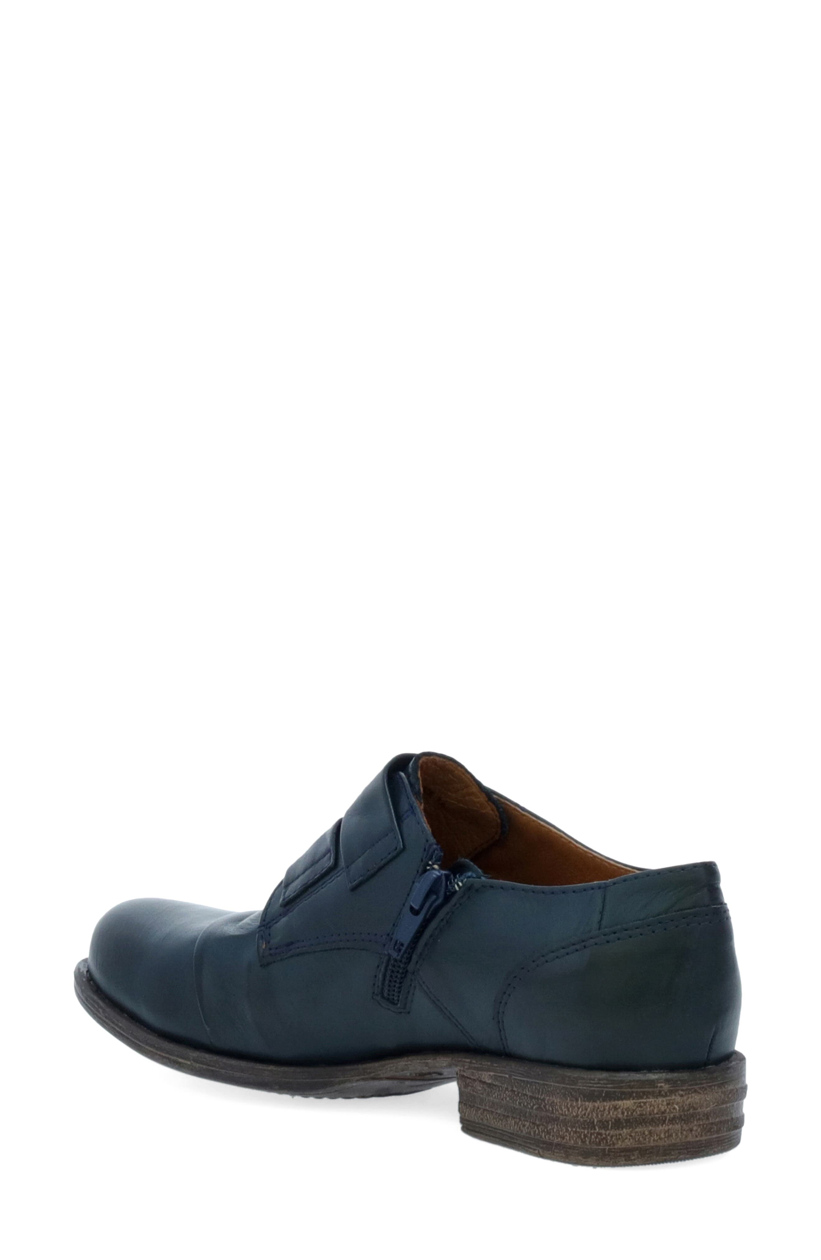 Liam Oxford - image 4