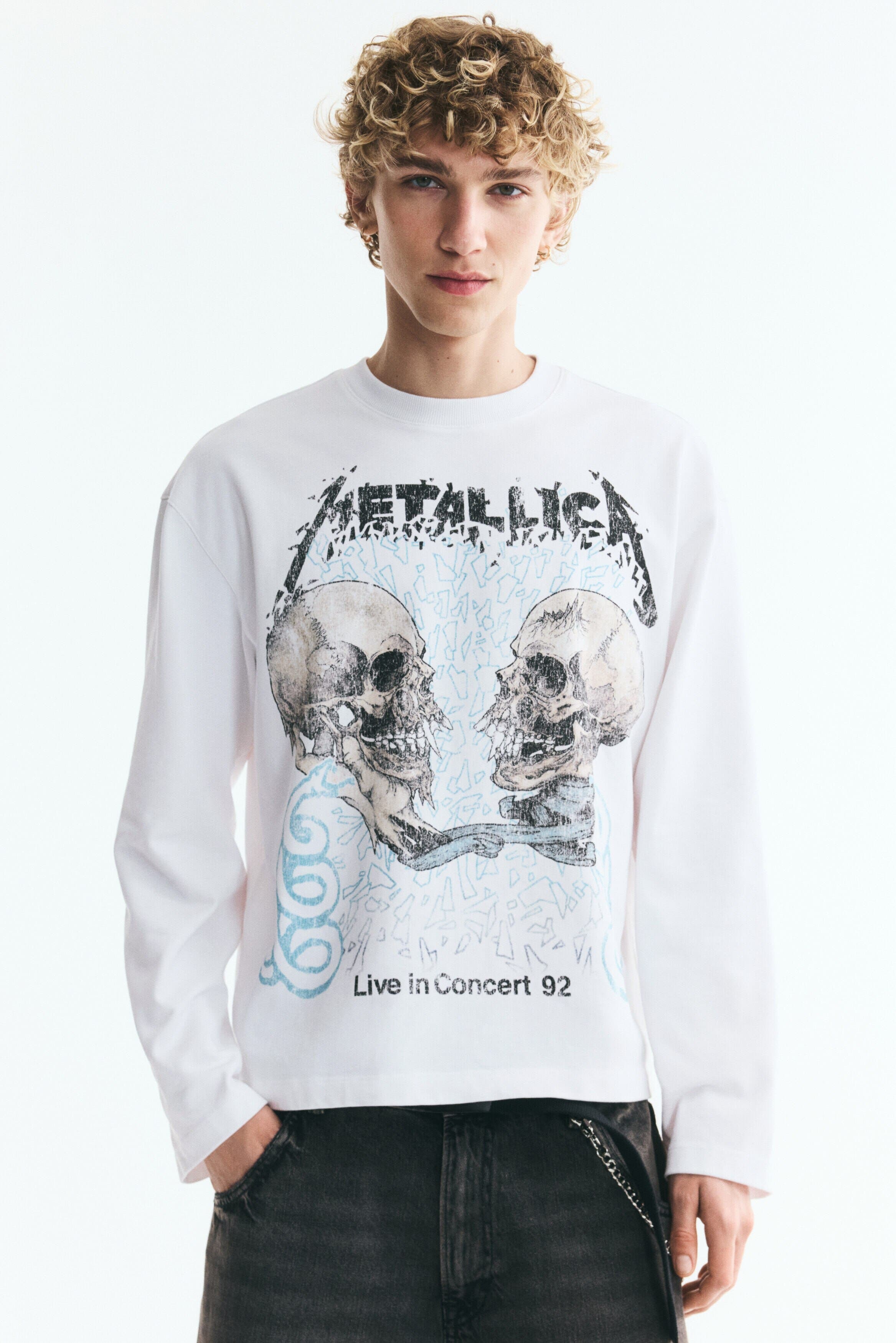 selected White/Metallica