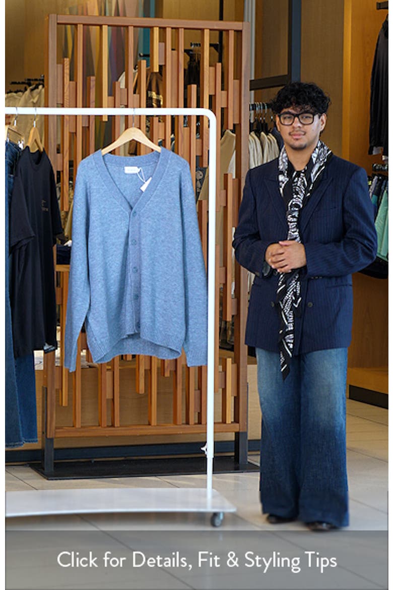 Oversize V-Neck Cardigan video