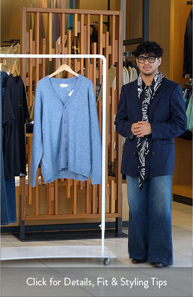 Oversize V-Neck Cardigan, sales video thumbnail