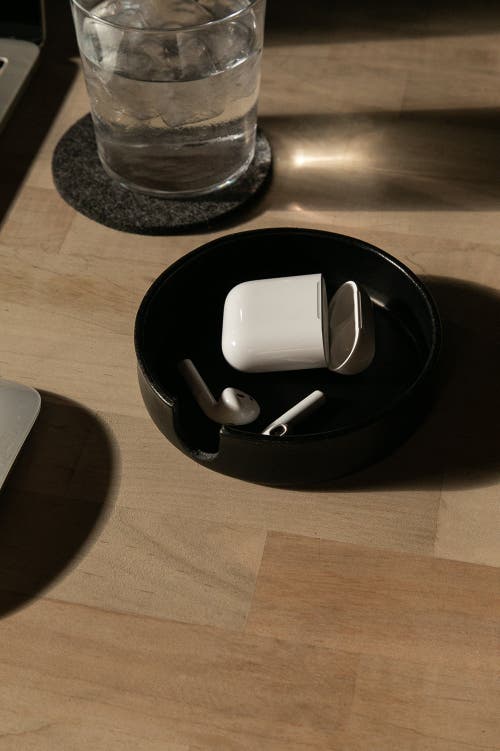 Graf & Lantz Graf Lantz Kobon Leather Round Tray In Black