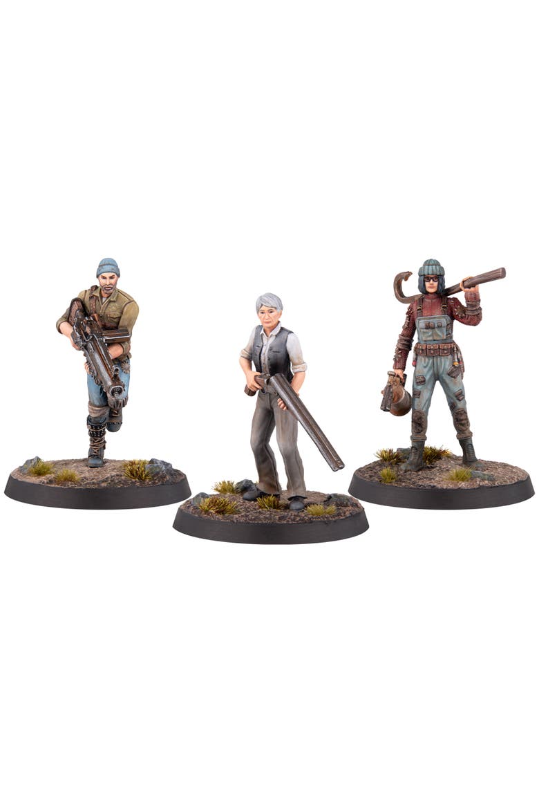 3 Resin Figures & Bases, Unpainted, Main, color, Multicolored