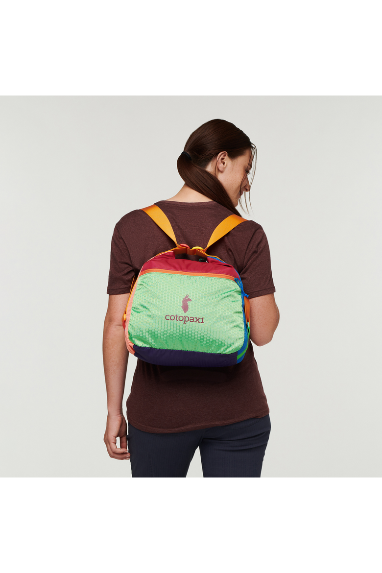 cotopaxi convertible backpack Taal Tote Del Da External stretch mesh pockets provide quick access to your water bottle Taal Convertible Tote - Del
