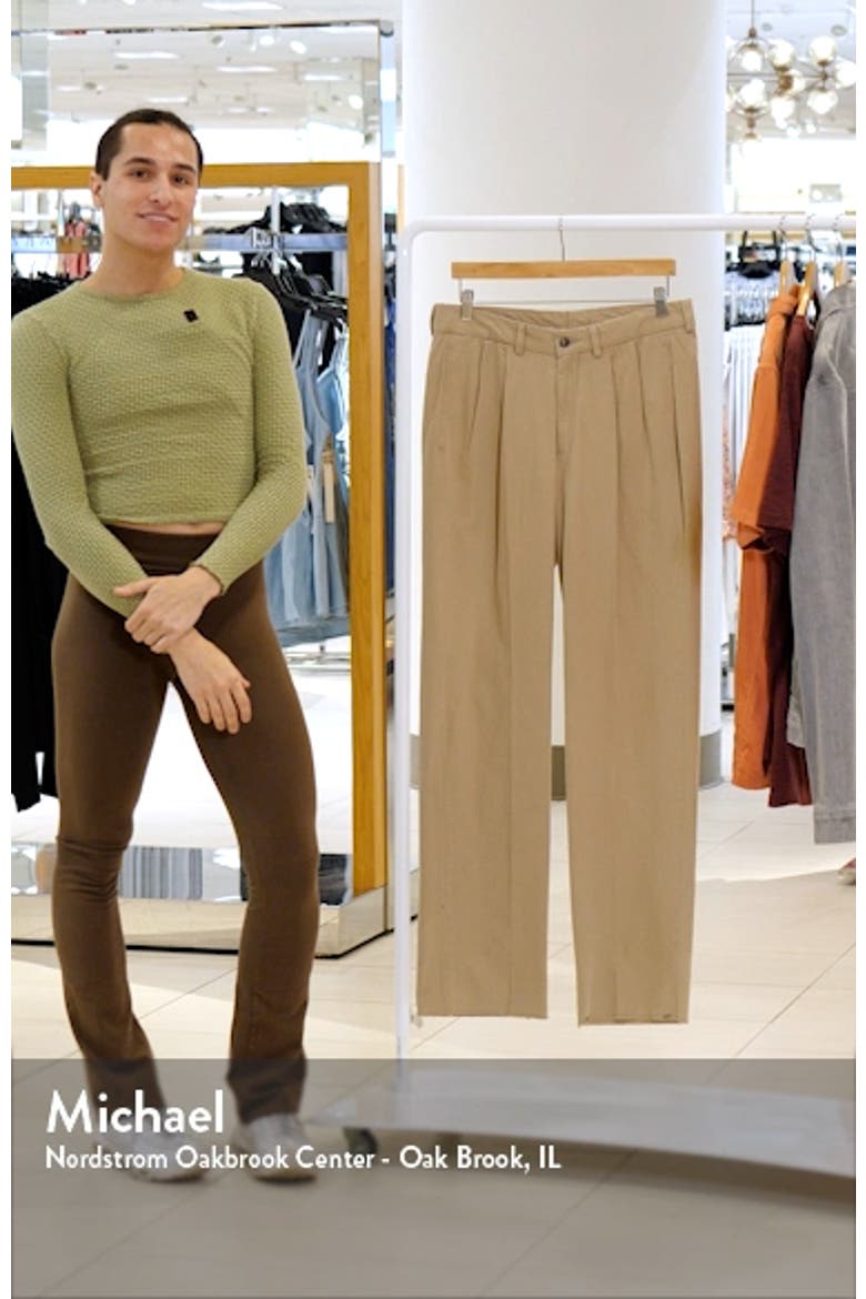 Men's Charleston Pleated Chino Pants video