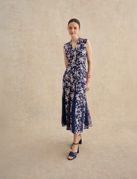 Quin Sleeveless V-Neck Embroidered Dress